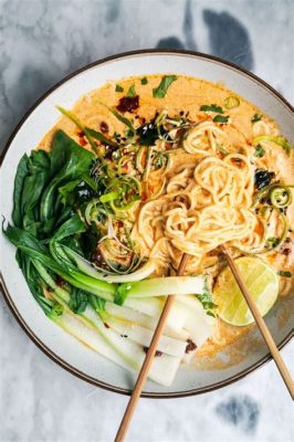  Curry Mee - Ein würziges Nudelgericht mit Kokosmilch und knusprigem Topping!