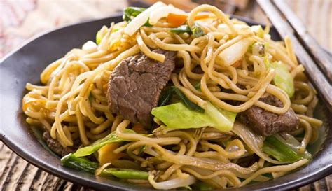  Dingxi Lamian: Gibt es eine köstlichere Fusion von würzigem Fleisch und feinem Nudelteig?