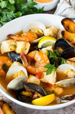  Louche Bouillabaisse: Eine symphonische Fusion von Meeresfrüchten und würzigem Sud!