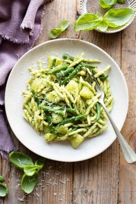  Pesto alla Genovese - Ein üppig grünes Fest der ligurischen Kräuter für die Geschmacksknospen!