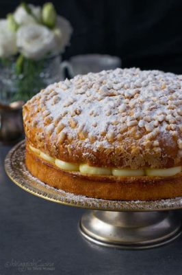  Tarte Tropézienne: Ein unwiderstehlicher Genuss aus fluffigem Biskuit und cremiger Vanillefüllung!